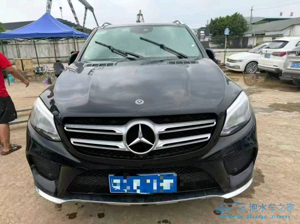 18年奔馳GLE泡水車