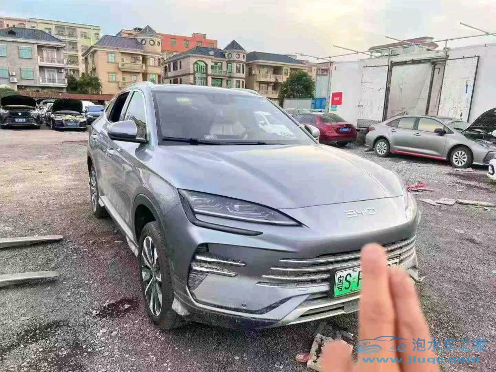 25年比亞迪宋泡水車