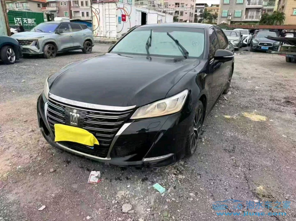 18年豐田皇冠泡水車