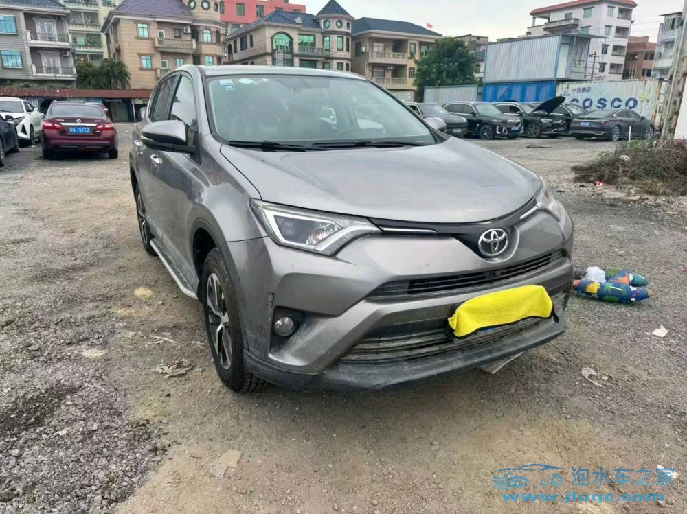 18年豐田RAV4榮放泡水車