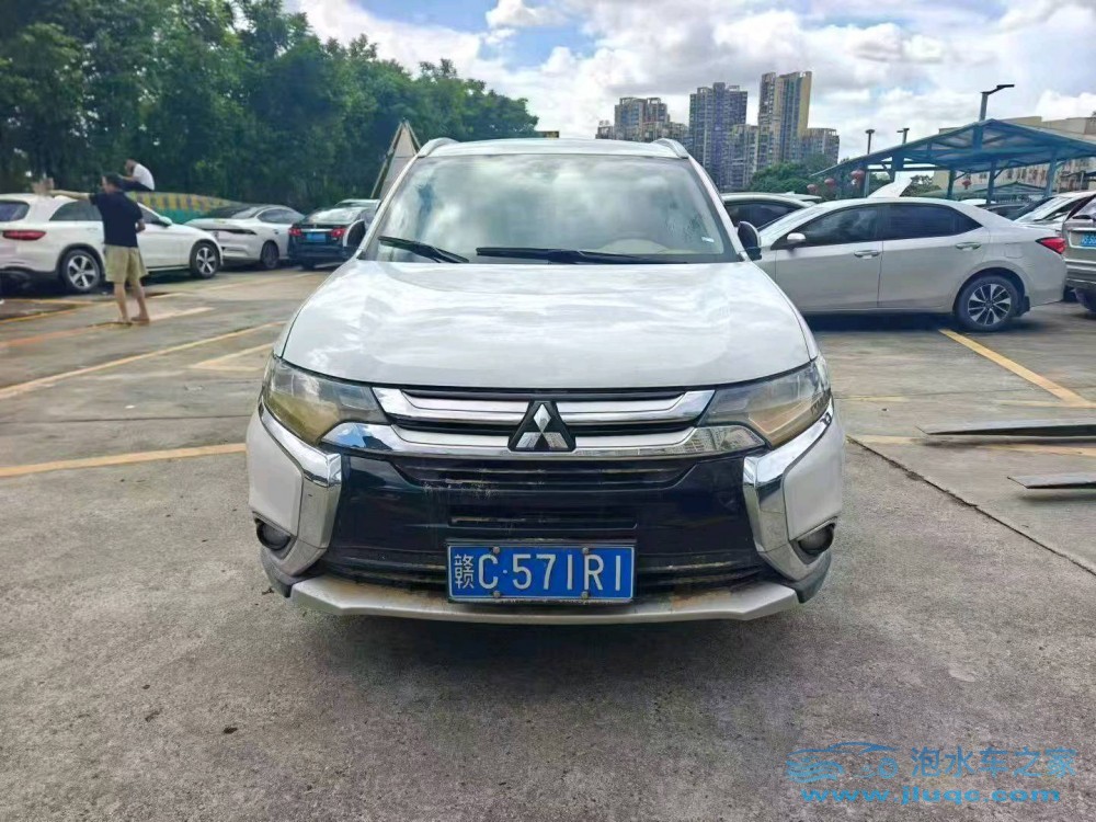 18年三菱歐藍(lán)德泡水車