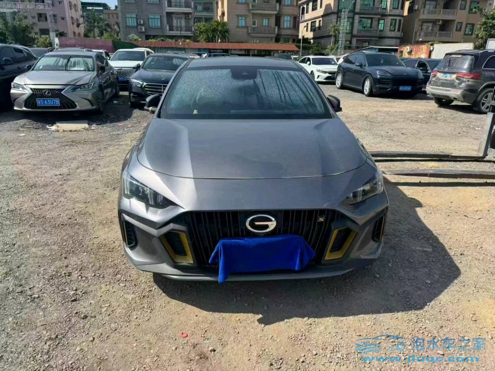 22年廣汽傳祺影豹泡水車